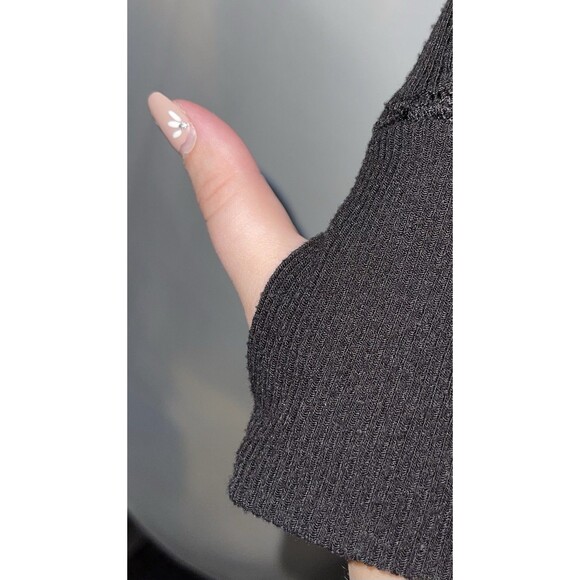 No Boundaries Shirt Knit Sweater Long Sleeve Thumb Hole Cuffs Black Women’s XL - Picture 5 of 10